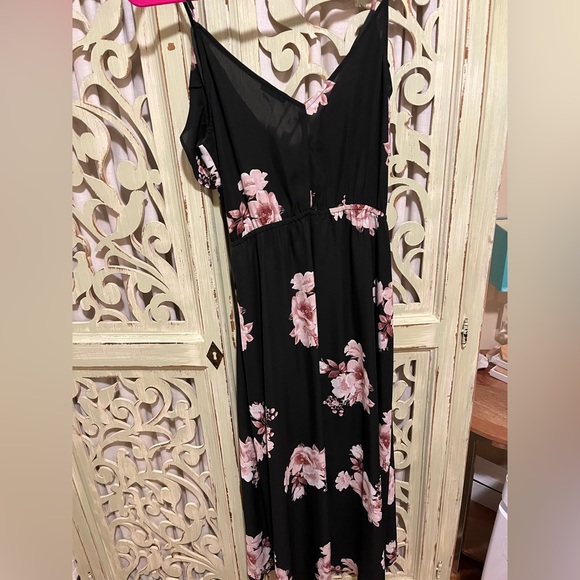 Black and Pink Floral Faux Wrap Dress - Picture 6 of 16